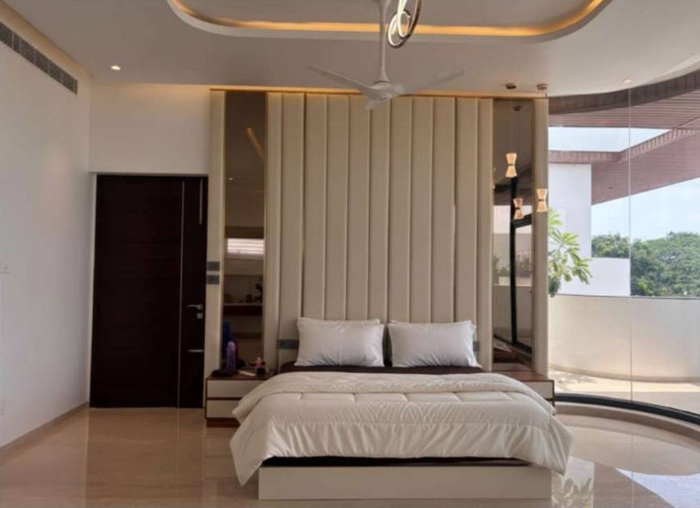 Bedrooms, dressing and leisure.